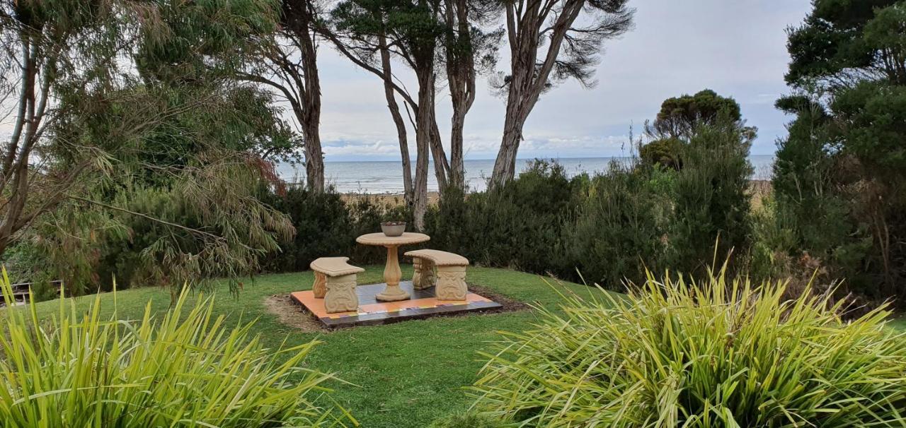 Goat Island Bungalow Ulverstone Exteriör bild